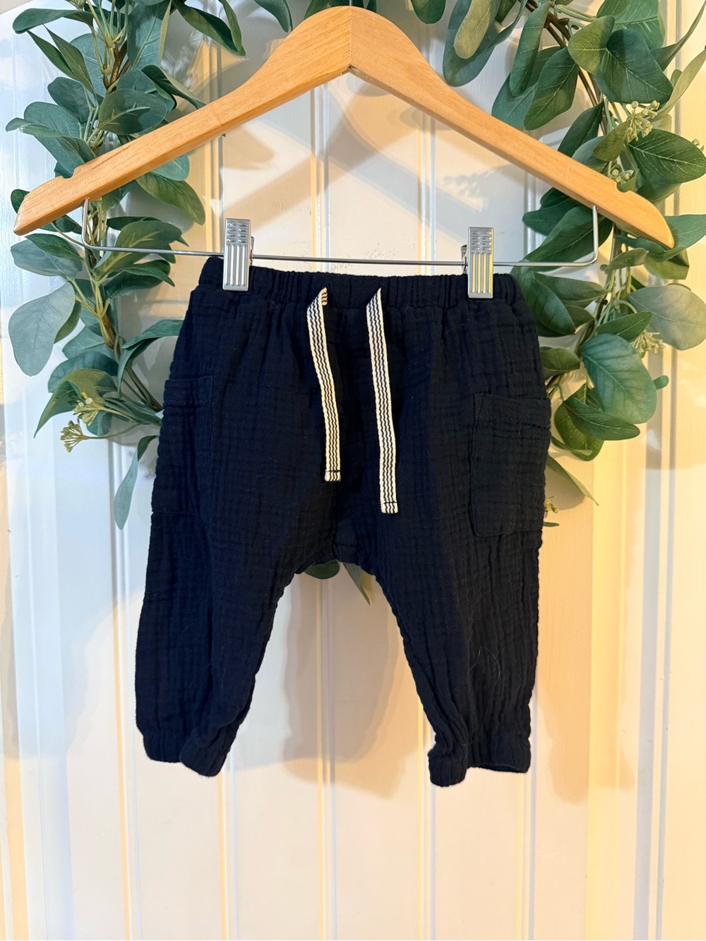 🌿10/$25 • H&M Navy Muslin Gauze Pants